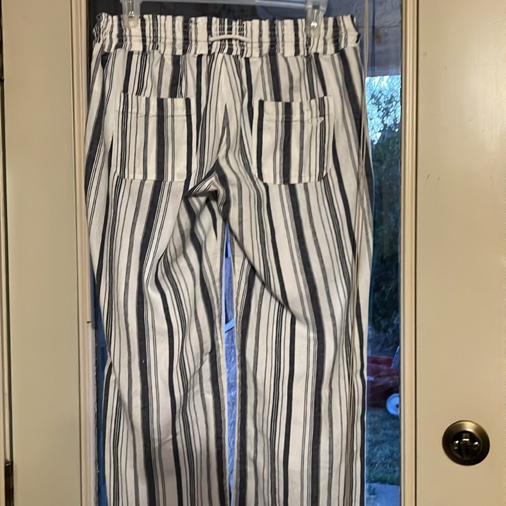 Pinstripe Roxy pants with drawstring - Picture 3 of 4
